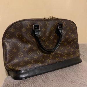 Authentic Louis Vuitton Alma PM monogram Purse